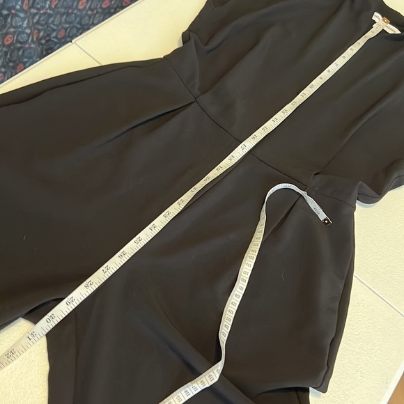 Cupcakes and Cashmere Hanna Black Jumpsuit Size 4 - Picture 12 of 12